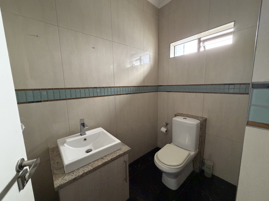 4 Bedroom Property for Sale in Parklands North Western Cape